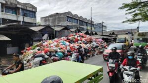 Wali Kota Tangerang Selatan Umumkan Solusi Jangka Panjang Atasi Gunungan Sampah, Gandeng Serang-Bogor