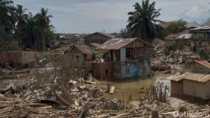 Kemensos Salurkan Rp 100,4 Miliar Bantuan Tanggap Darurat untuk Korban Bencana di Sumatera