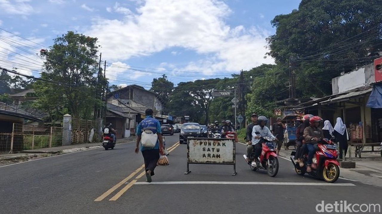 Iptu Ardian: “One Way Arah Jakarta Diberlakukan di Puncak Bogor Siang Ini”