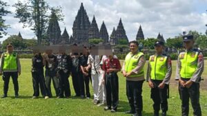 10 Pelajar Asal Sukabumi Terobos Candi Prambanan Tanpa Tiket, Mengaku Tak Punya Uang