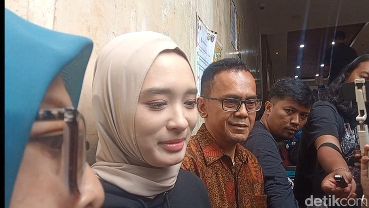Inara Rusli Putuskan Damai dengan Insanul Fahmi, Tegaskan Ketaatan Istri Demi Syariat Islam Inara Rusli Putuskan Damai dengan Insanul Fahmi, Tegaskan Ketaatan Istri Demi Syariat Islam