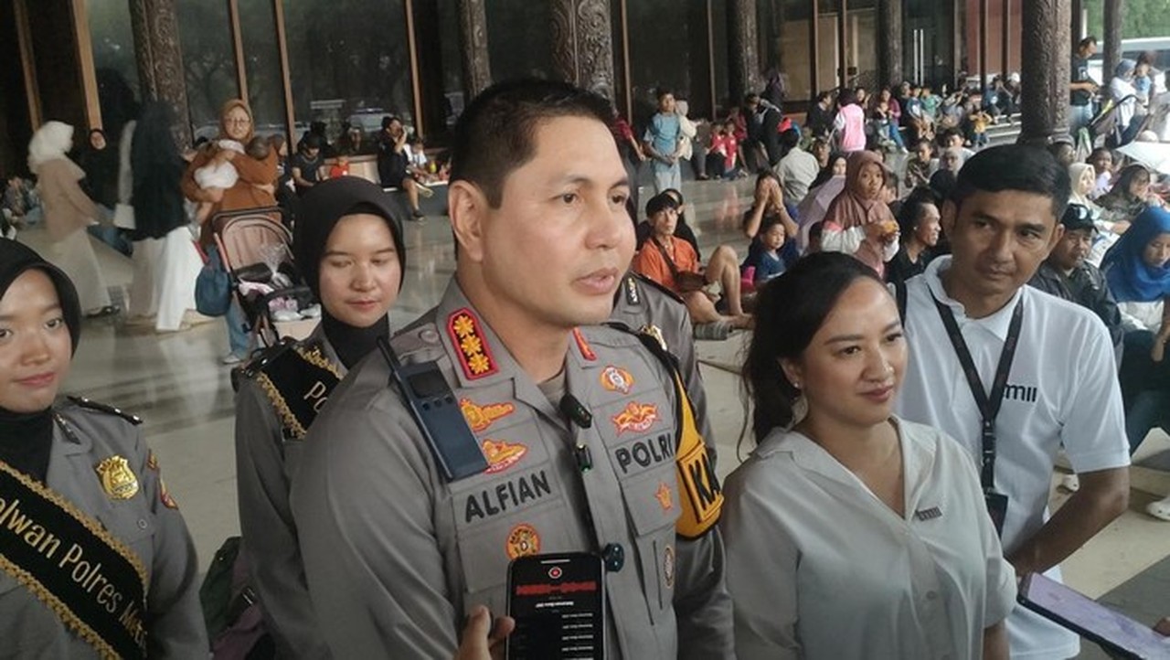 Kapolres Jaktim: “277 Personel Dikerahkan Amankan Malam Tahun Baru di TMII” Kapolres Jaktim: “277 Personel Dikerahkan Amankan Malam Tahun Baru di TMII”